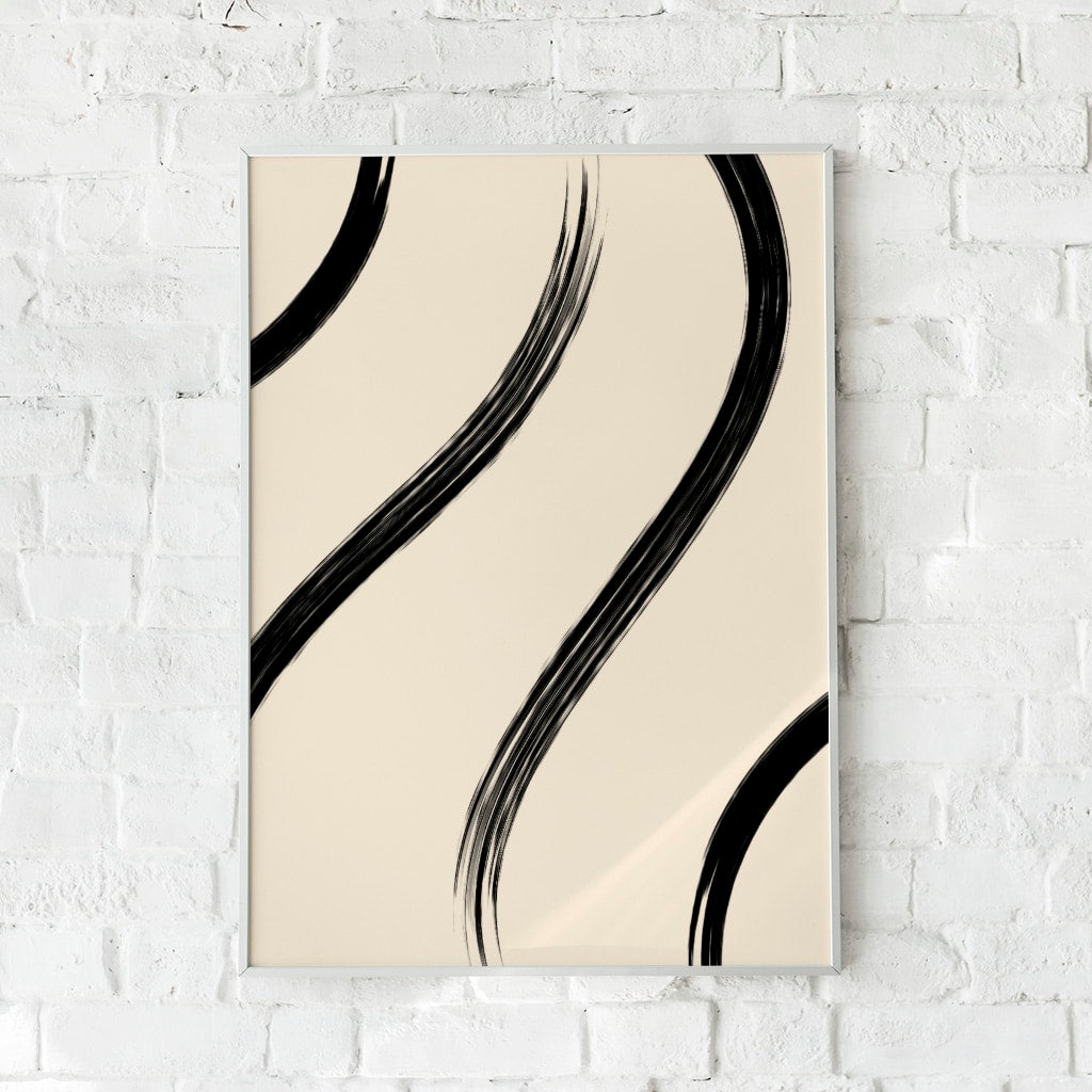 Minimalistisk plakat med sorte penselstrøg på beige baggrund – "Abstract Shapes No. 2". En kunstnerisk vægdekoration.