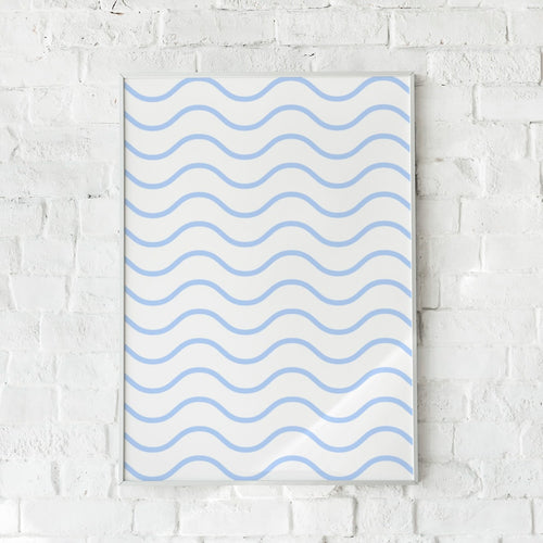 Minimalistisk plakat med bølgende linjer i lyseblå – "Blue Waves".