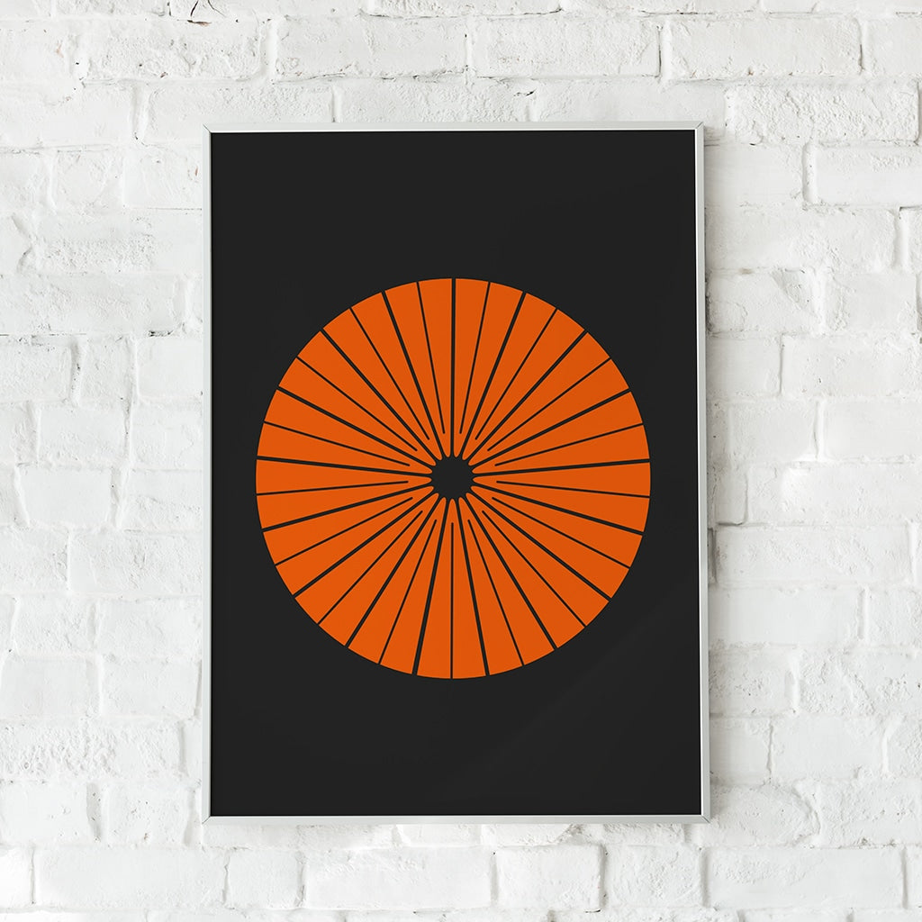 Grafisk plakat med strålende orange linjer på sort baggrund – "COASTING".