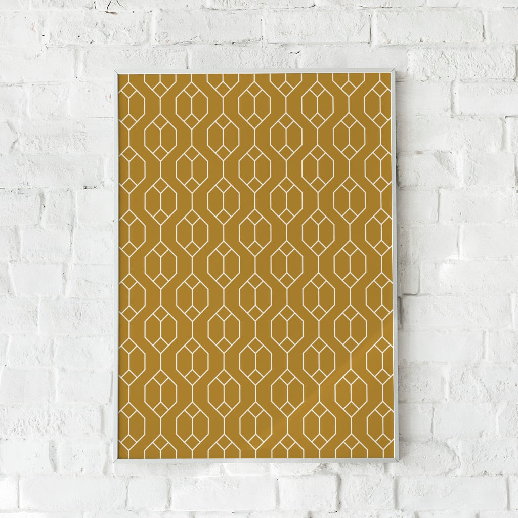 Geometrisk plakat med gyldne toner og symmetrisk design – "Chain of Harmony".