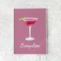 Plakat med illustration af en Cosmopolitan cocktail i pink nuancer med limegarnish.