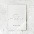 Minimalistisk plakat med et enkelt hjerte og teksten "Je t'aime".