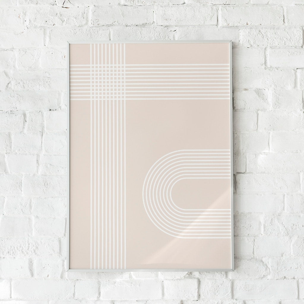 Minimalistisk plakat med en geometrisk regnbue i dæmpede farver.