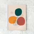 Moderne abstrakt plakat med dybgrøn, terracotta og gyldenorange – "Abstract". En stilfuld vægdekoration.