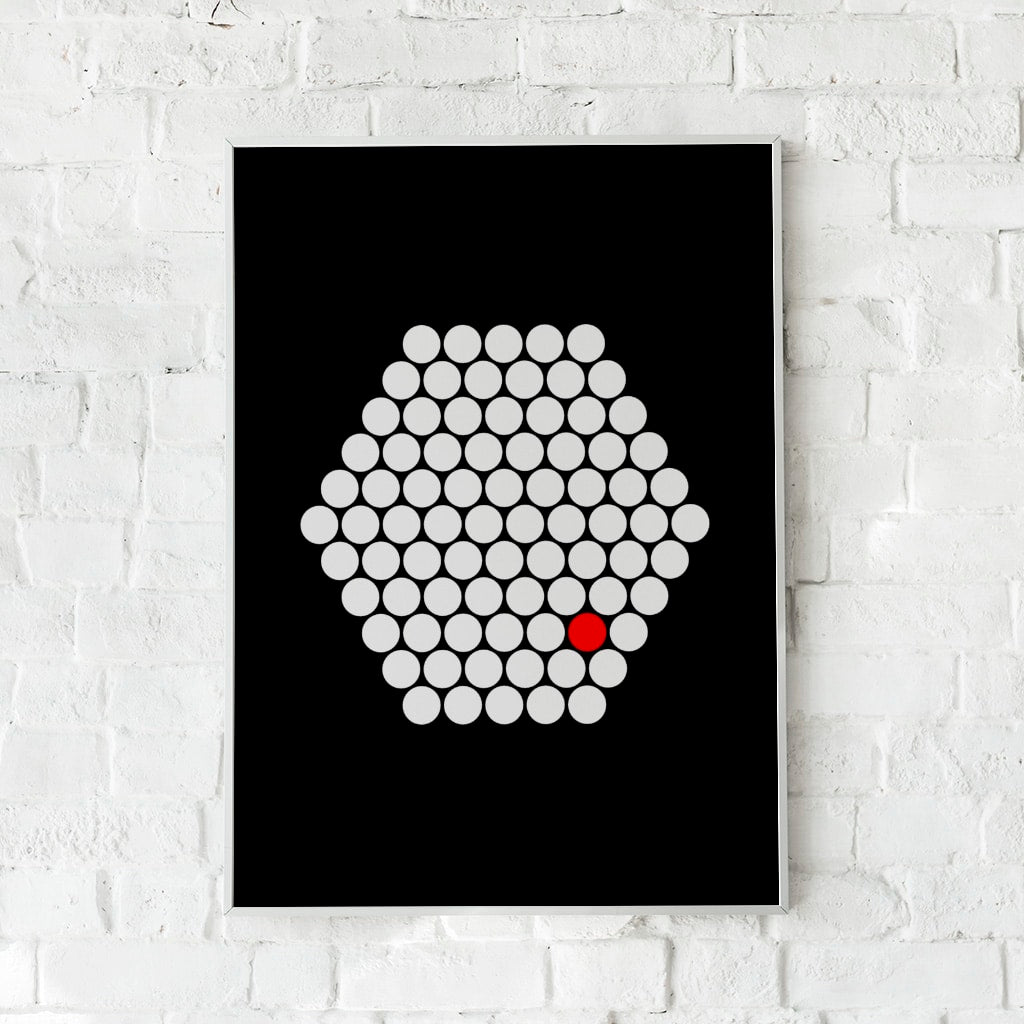 Geometrisk plakat med hvide cirkler og en rød detalje på sort baggrund.