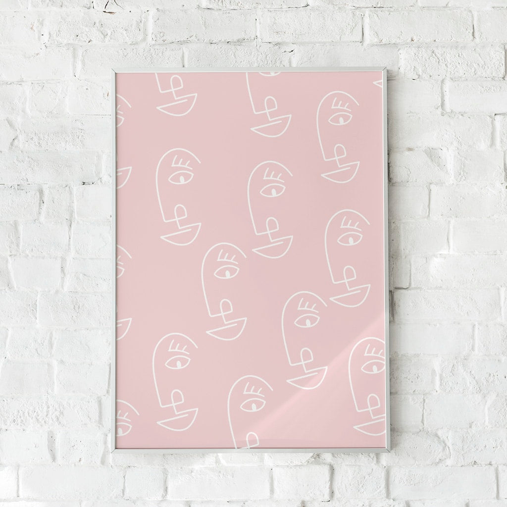Grafisk plakat med stiliserede hvide ansigter på en sart rosa baggrund.