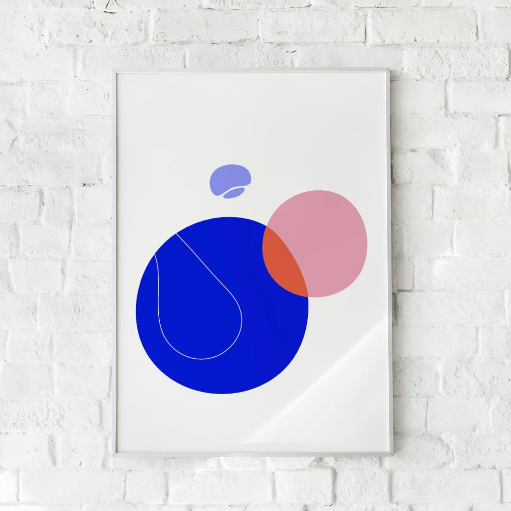 Abstrakt plakat med geometriske figurer i levende farver.
